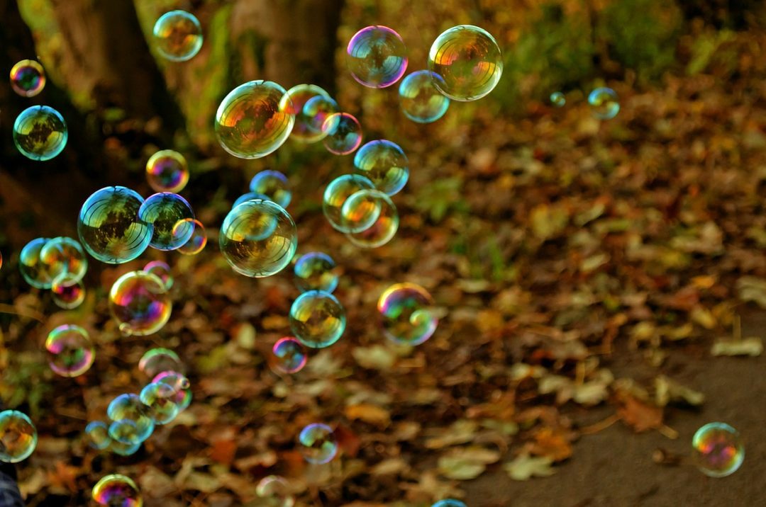 bubble-83758_1080.jpg